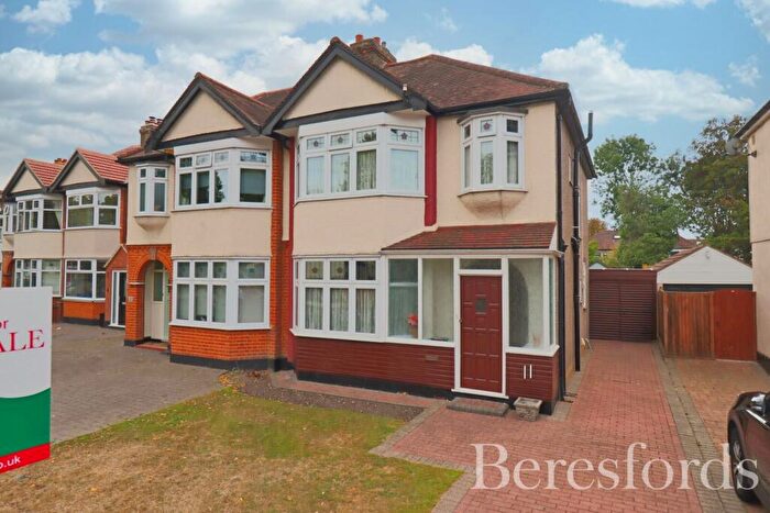 3 Bedroom Semi-Detached House For Sale In Cromer Road, Hornchurch, RM11
