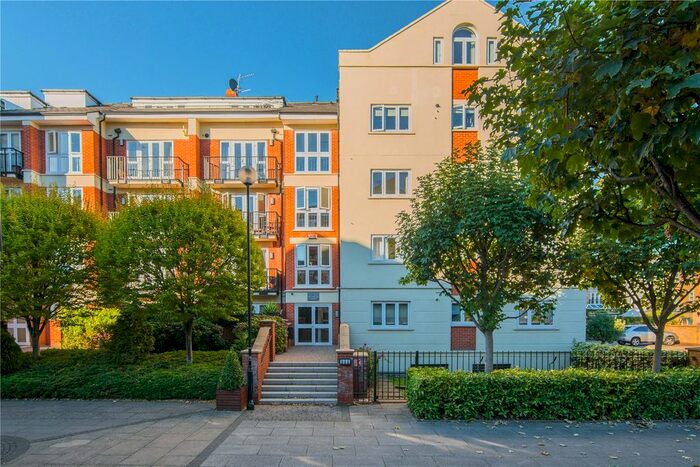 2 Bedroom Flat To Rent In Corney Reach Way, London, Uk, W4