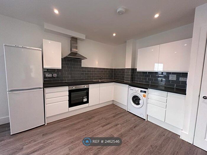3 Bedroom Flat To Rent In Portswood Road, Southampton, SO17