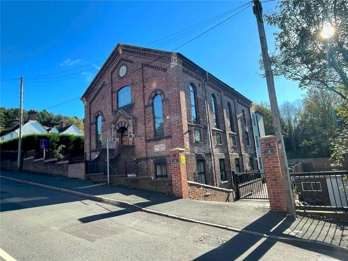 2 Bedroom Flat To Rent In Station Hill, St Georges, Telford, TF2