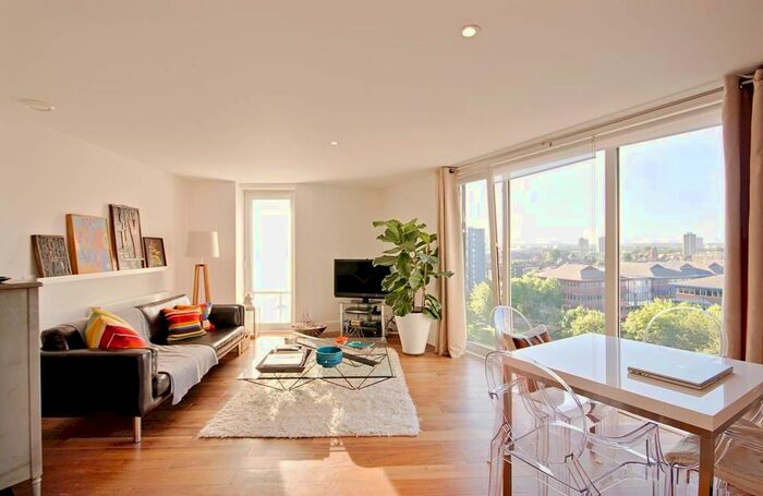2 Bedroom Flat To Rent In Salamanca Place, Nine Elms, London, SE1
