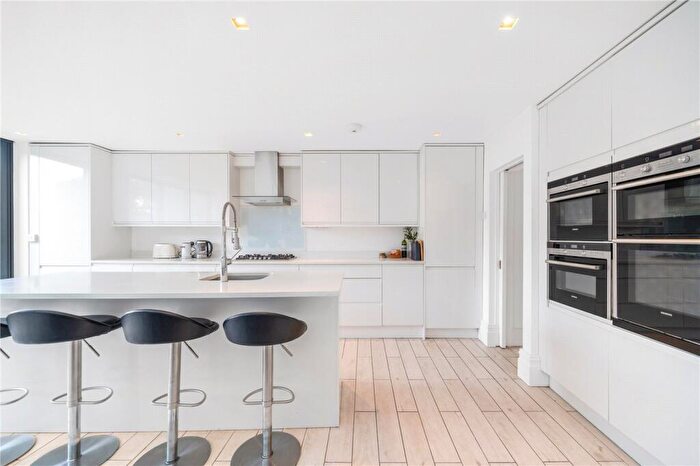 4 Bedroom Terraced House For Sale In Amott Road, Peckham Rye, London, SE15
