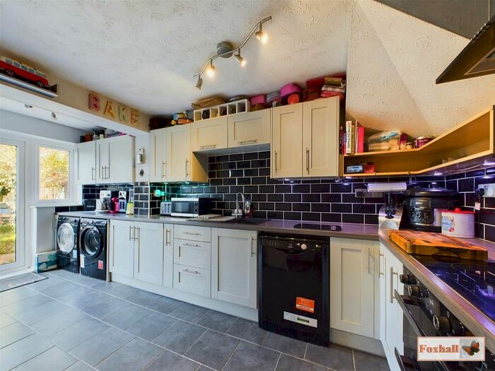 3 Bedroom Semi-Detached House For Sale In Swatchway Close, Ipswich, IP3