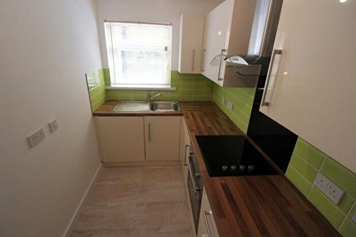3 Bedroom Flat To Rent In Broadway Cardiff, CF24