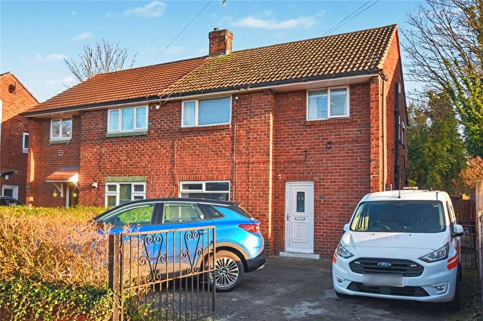 3 Bedroom Semi Detached House For Sale In Derwent Drive, Castleford, West Yorkshire, WF10