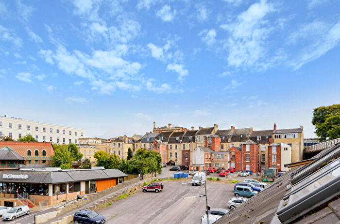 Apartment To Rent In The Maltings, Merrywalks, Stroud, GL5