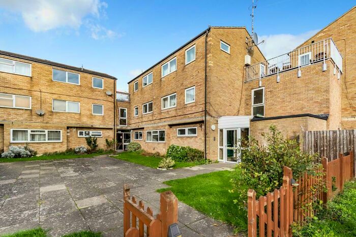 2 Bedroom Apartment To Rent In St Annes Road, Aylesbury, HP19