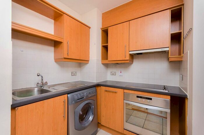 1 Bedroom Flat To Rent In Gerry Raffles Square, Stratford, London, E15