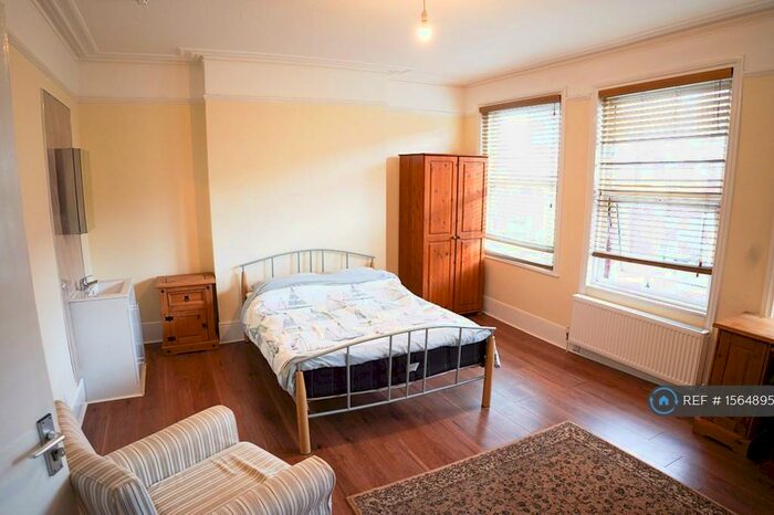 6 Bedroom Semi-Detached House To Rent In Mount Pleasant Road, Exeter, EX4