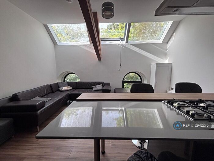 2 Bedroom Flat To Rent In Mousehold Ave, Norwich, NR3
