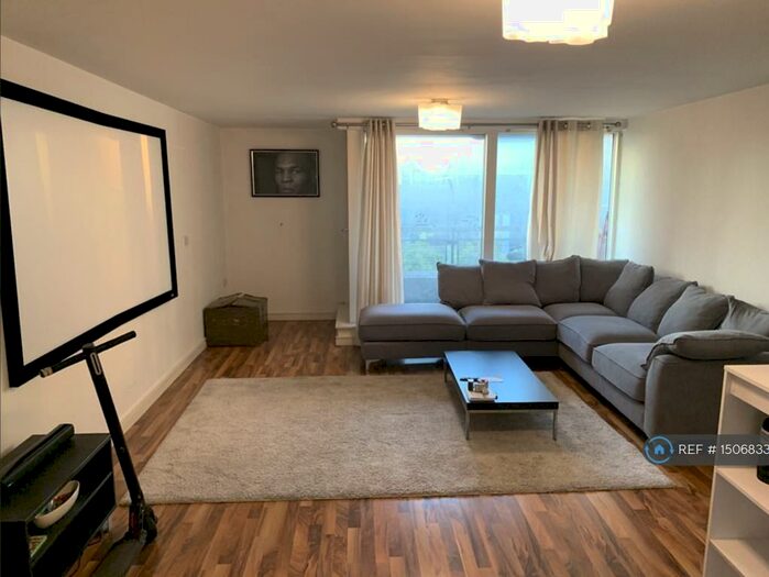 2 Bedroom Flat To Rent In The Quadrangle, Manchester, M1