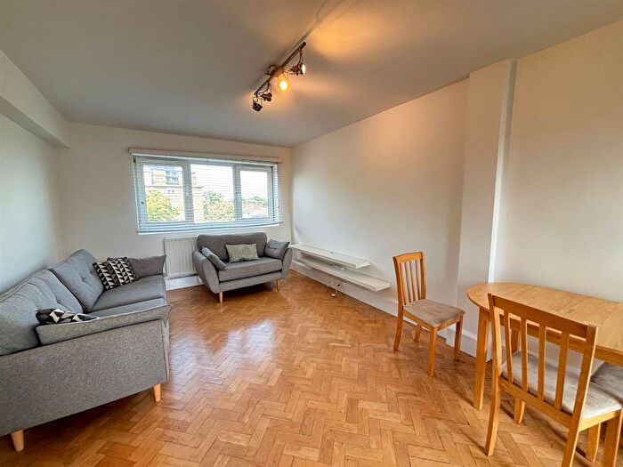 2 Bedroom Flat For Sale In Gover Court, Paradise Road, SW4