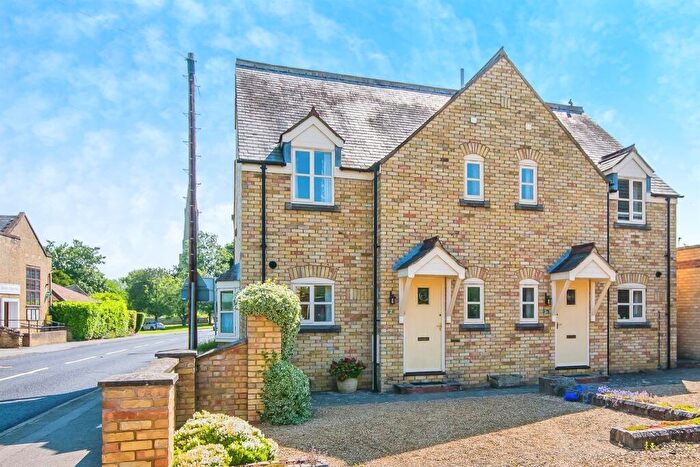 3 Bedroom Semi-Detached House For Sale In High Street, Glinton, Peterborough, PE6