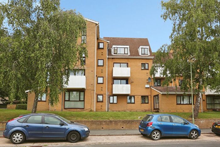 2 Bedroom Flat For Sale In Frogmore, Fareham, PO14