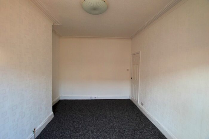 2 Bedroom Flat To Rent In Norman Terrace, Leeds, LS8