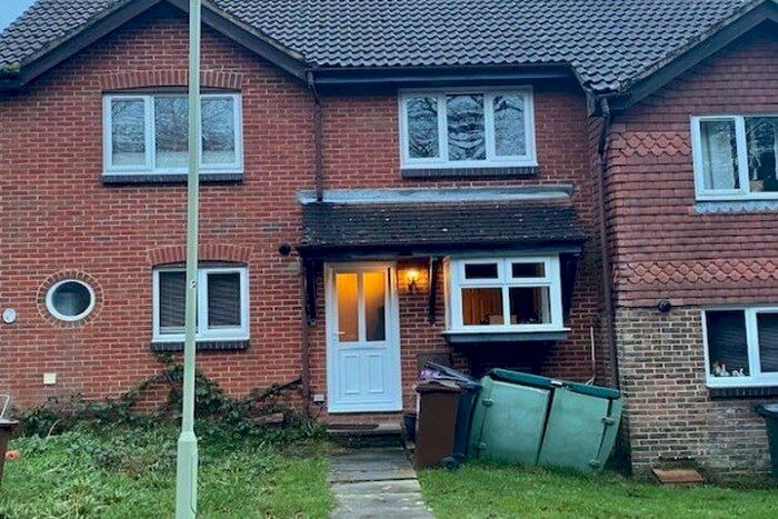 2 Bedroom Property To Rent In The Spinneys, Heathfield TN21