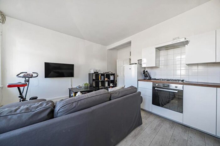 1 Bedroom Flat For Sale In Kingswood Road, Sydenham, SE20