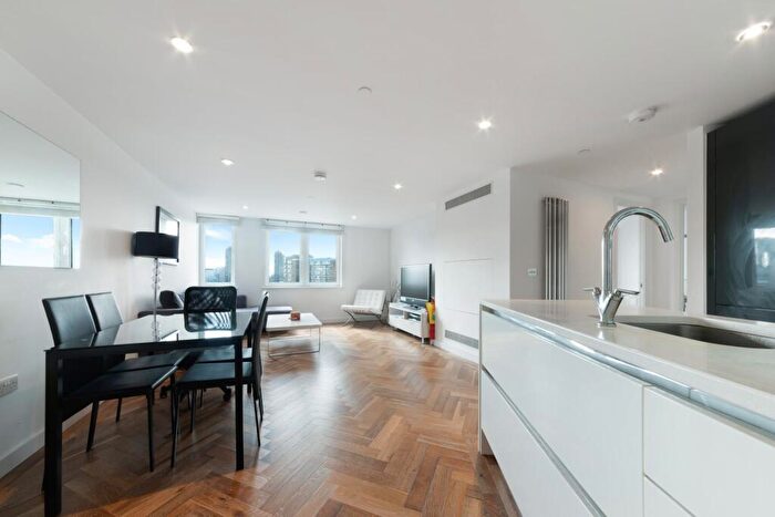 2 Bedroom Apartment To Rent In Eagle Point, City Road, London, EC1V