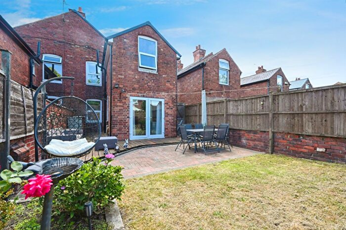 3 Bedroom Semi-Detached House For Sale In Highbury Avenue, Nottingham, NG6