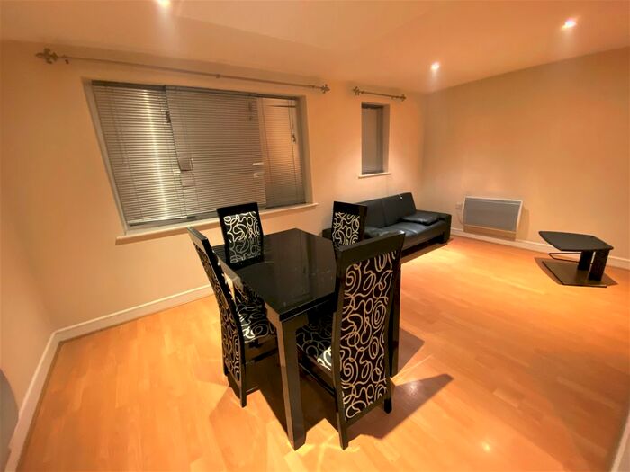 2 Bedroom Flat To Rent In Morton Close, London, E1