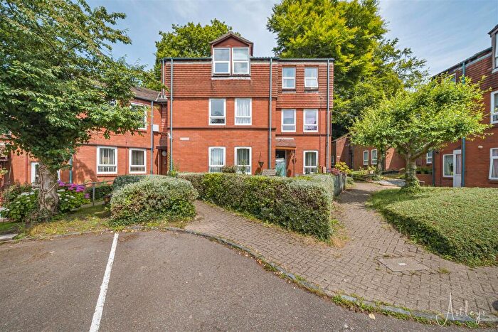 2 Bedroom Flat For Sale In St. Nicholas's Court, Killay, Swansea, SA2