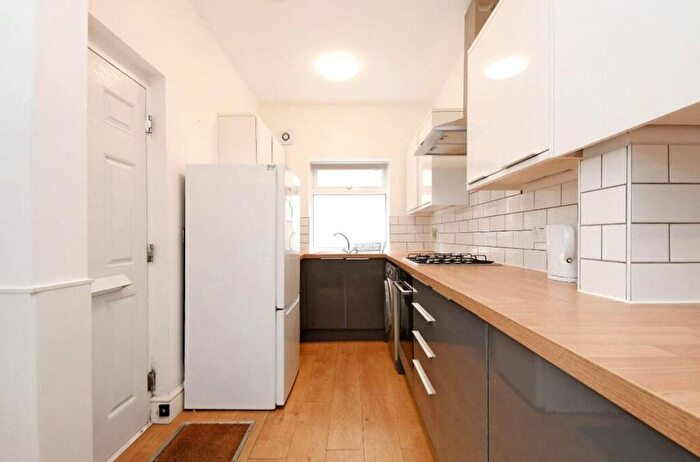 3 Bedroom Flat To Rent In Cranleigh St, London, NW1