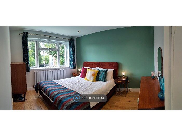 2 Bedroom Flat To Rent In Honor Oak Rise, London, SE23