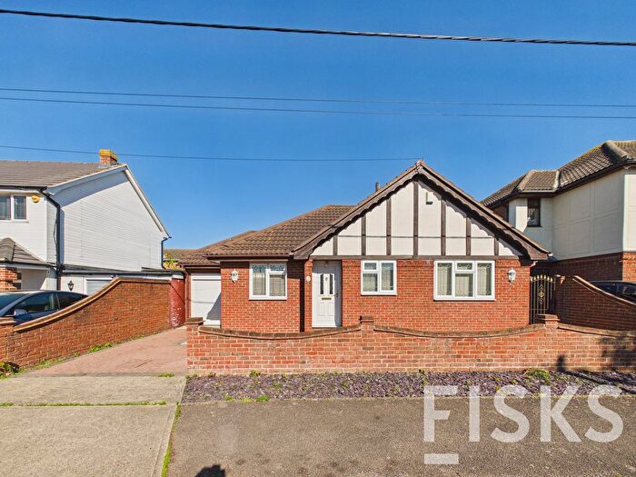 3 Bedroom Detached Bungalow For Sale In Munsterburg Road, Canvey Island, SS8