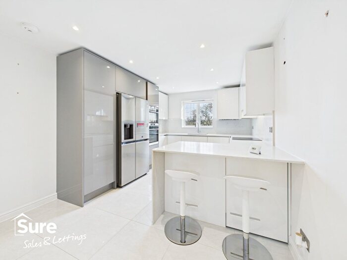 3 Bedroom Flat To Rent In Marlborough House, Graemesdyke Road, Berkhamsted, Hertfordshire, HP4