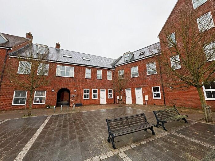 14 Bedroom Block Of Apartments For Sale In Hicks Road, AL3