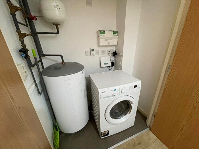 2 Bedroom Apartment To Rent In Edwin Court, Bridgewater Park, Eccles, Greater Manchester, M30