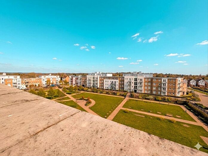 2 Bedroom Flat For Sale In Heron Way, Maidenhead, Berkshire, SL6