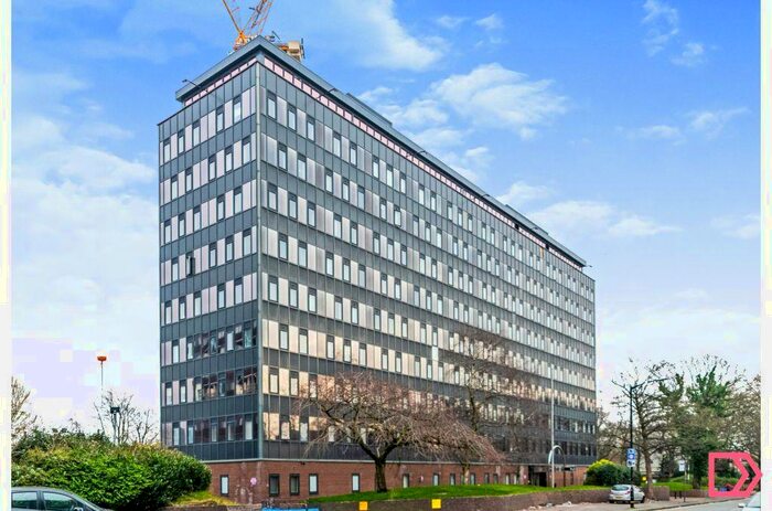 2 Bedroom Flat To Rent In Park Rise, Manchester, Greater Manchester, M16