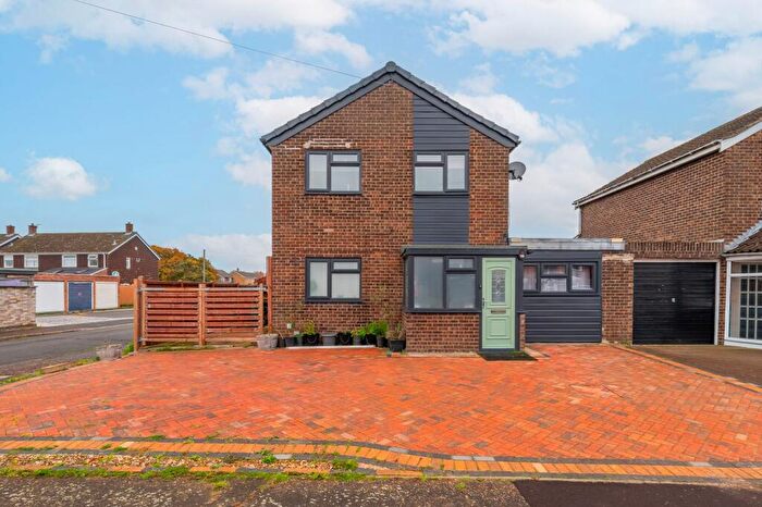 4 Bedroom Link Detached House For Sale In Norman Drive, Old Catton, NR6