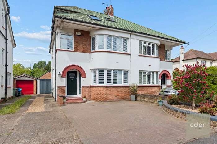 5 Bedroom Semi Detached House For Sale In Chatham Road, Sandling, ME14