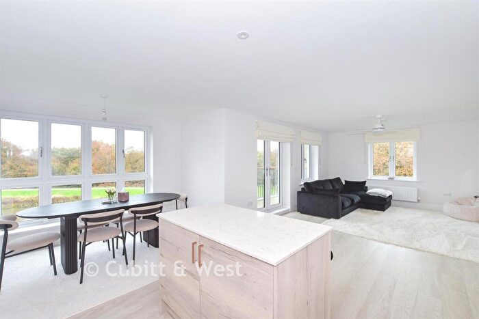 2 Bedroom Apartment For Sale In Cordingley Drive, Pease Pottage, Crawley, West Sussex, RH11