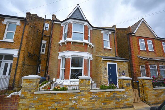 2 Bedroom Flat To Rent In Park Road, Central Colliers Wood, SW19