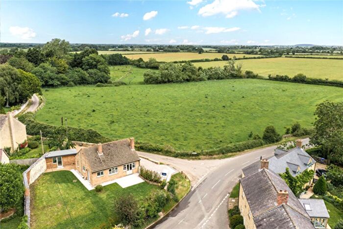 2 Bedroom Bungalow To Rent In North Street, Islip, Kidlington, Oxfordshire, OX5