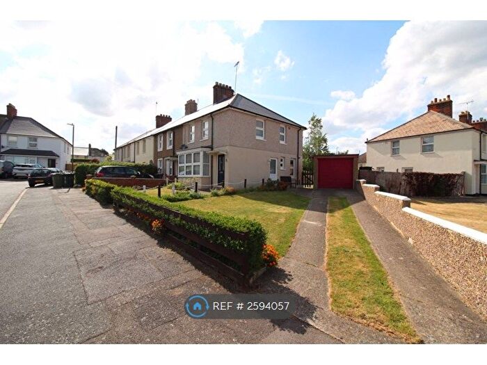 4 Bedroom End Of Terrace House To Rent In Mead Crescent, Dartford, DA1