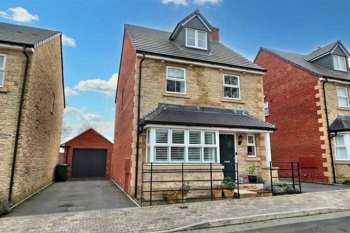 4 Bedroom Detached House To Rent In Yarnbrook Gardens, Trowbridge, BA14