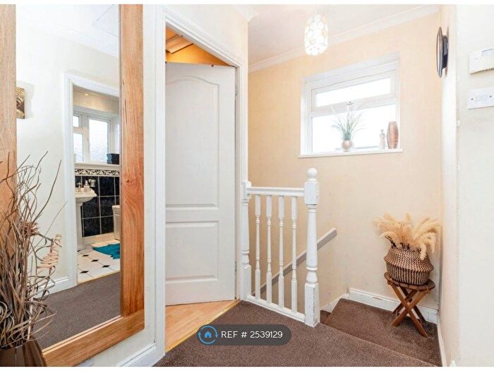 2 Bedroom End Of Terrace House To Rent In Hayling Road, Watford, WD19