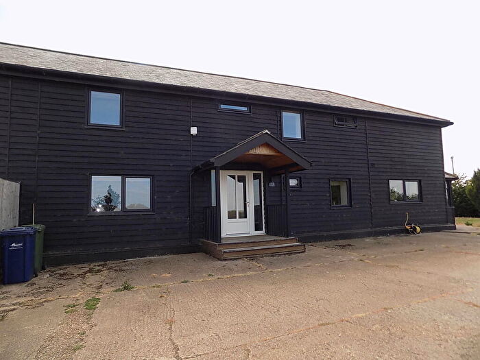 4 Bedroom Barn Conversion To Rent In Fodder Fen, Manea, PE15