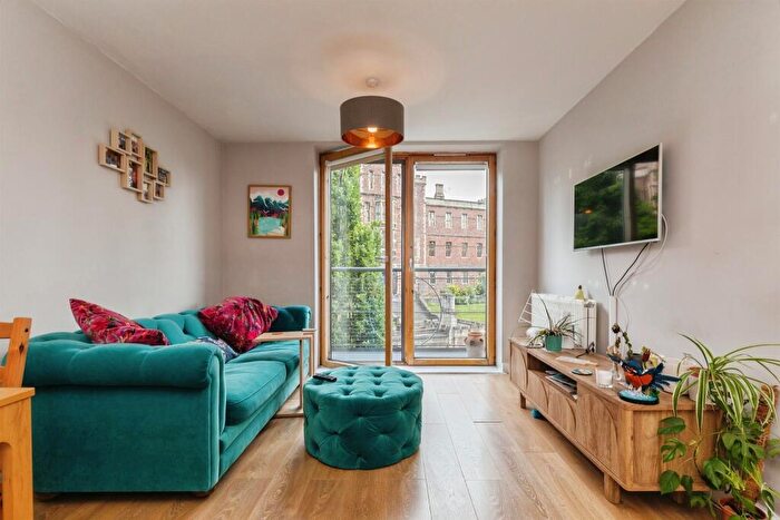 2 Bedroom Flat For Sale In Burton Court, Bristol, BS8