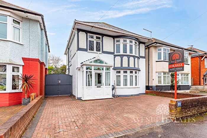 3 Bedroom Detached House For Sale In Southwick Road, Bournemouth, Dorset, BH6