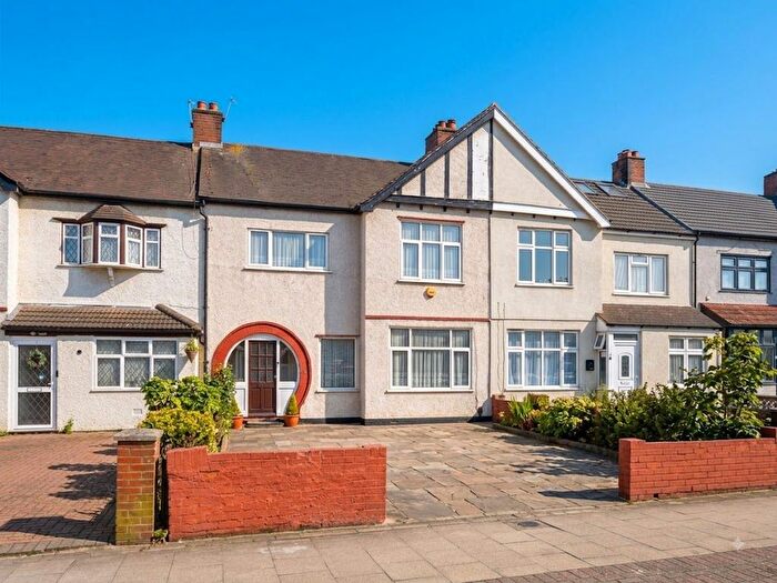 4 Bedroom Terraced House To Rent In Eastern Avenue, Ilford, IG2