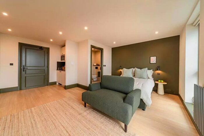 Studio To Rent In West Street, Sheffield, S1