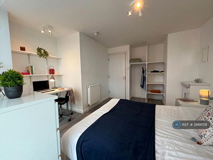 7 Bedroom End Of Terrace House To Rent In Nicander Road, Liverpool, L18