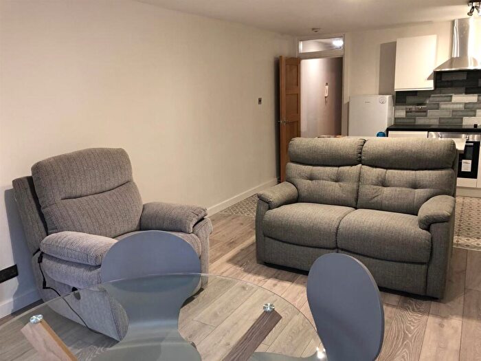 1 Bedroom Apartment To Rent In Mountfields, Kelso Road, Leeds, LS2