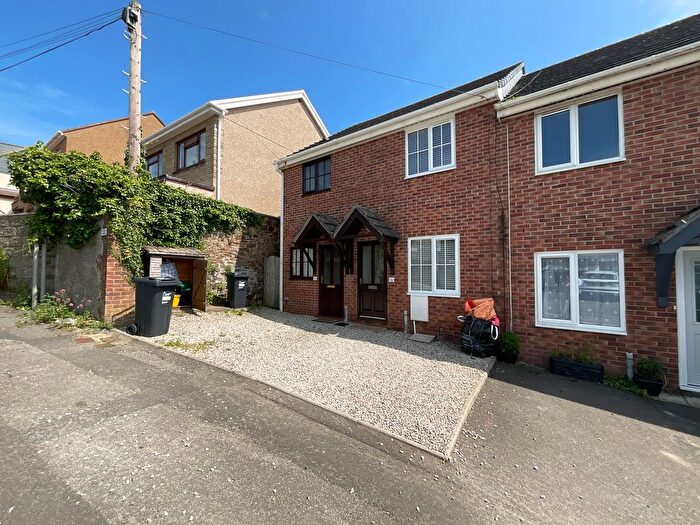 2 Bedroom Terraced House To Rent In Strand Mews, Bude, EX23