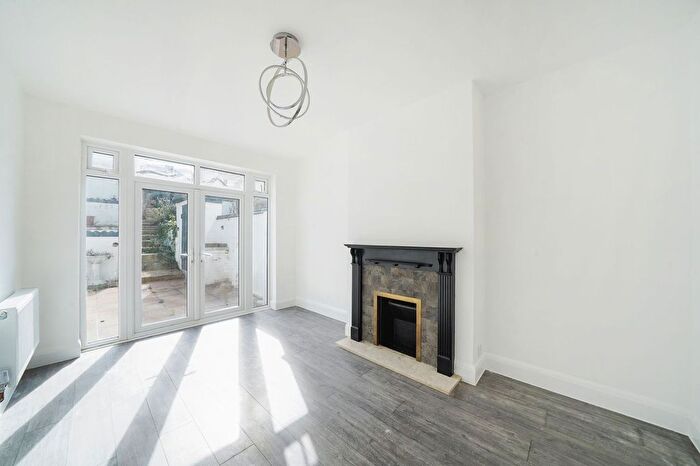 4 Bedroom Terraced House To Rent In Lansdowne Road, London, E4